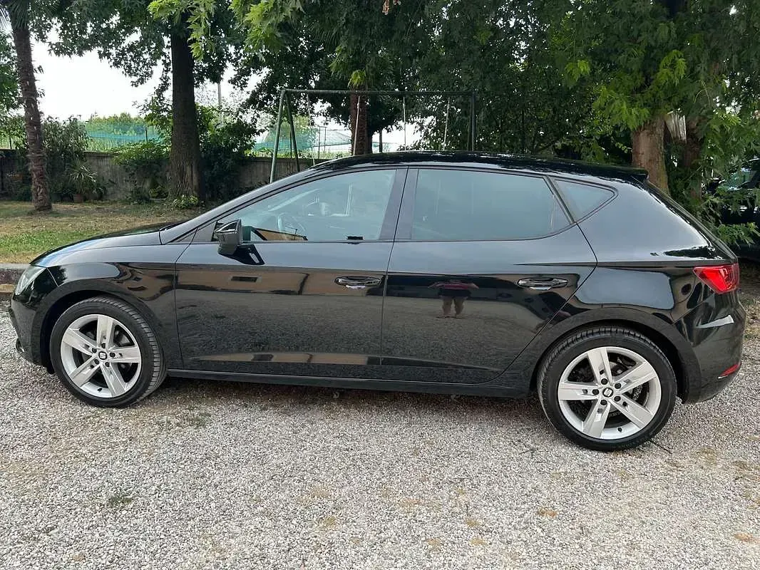 Usata Seat Leon FR 116 CV (85 kW) 2019 Nero Berlina