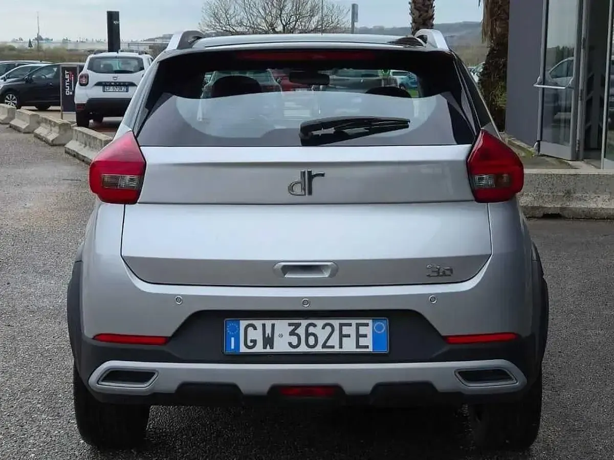 Usata DR DR 3.0 117 CV (86 kW) 2024 Argento SUV