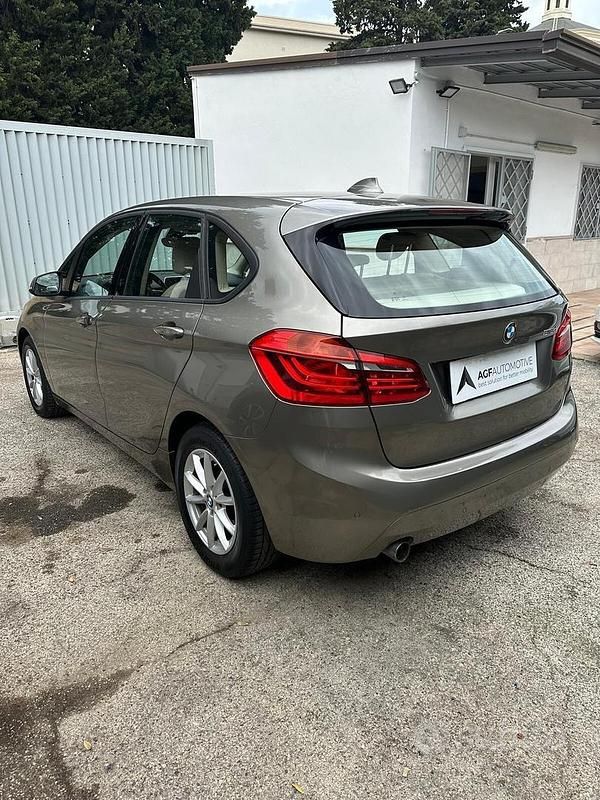 Usata BMW 218 Luxury Line 150 CV (110 kW) 2015 Grigio Station wagon
