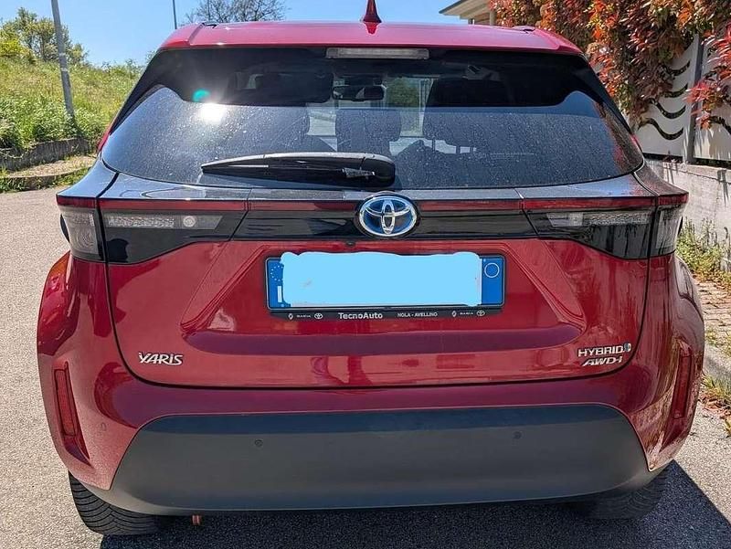 Usata Toyota Yaris Cross Lounge 92 CV (67 kW) 2022 Rosso SUV