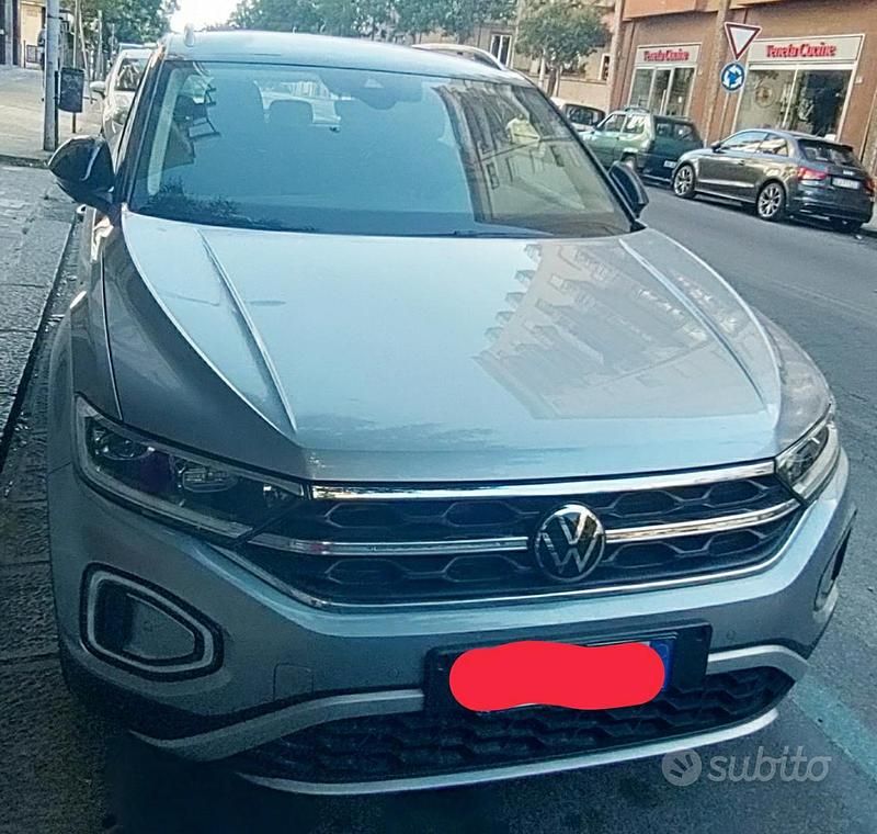 Usata VW T-Roc Style 150 CV (110 kW) 2024 Grigio SUV
