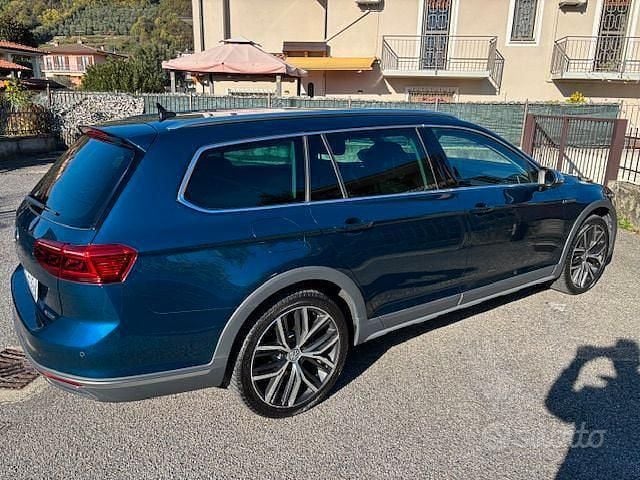 Usata VW Passat Alltrack 190 CV (139 kW) 2020 Blu Station wagon