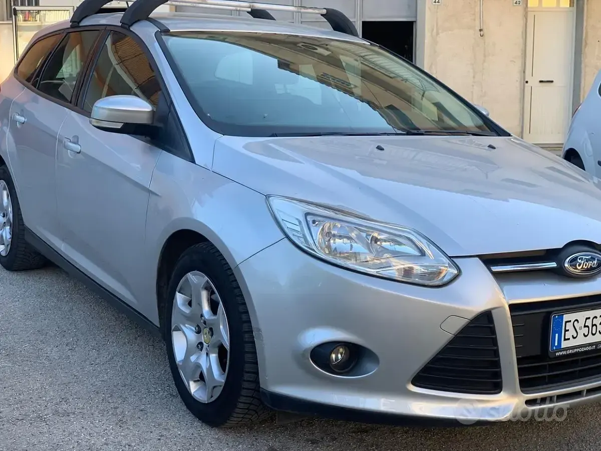 Usata Ford Focus 115 CV (84 kW) 2013 Grigio Station wagon