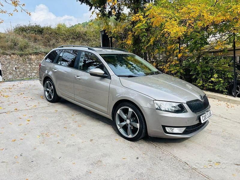 Usata Skoda Octavia Ambition 105 CV (77 kW) 2014 Grigio Station wagon
