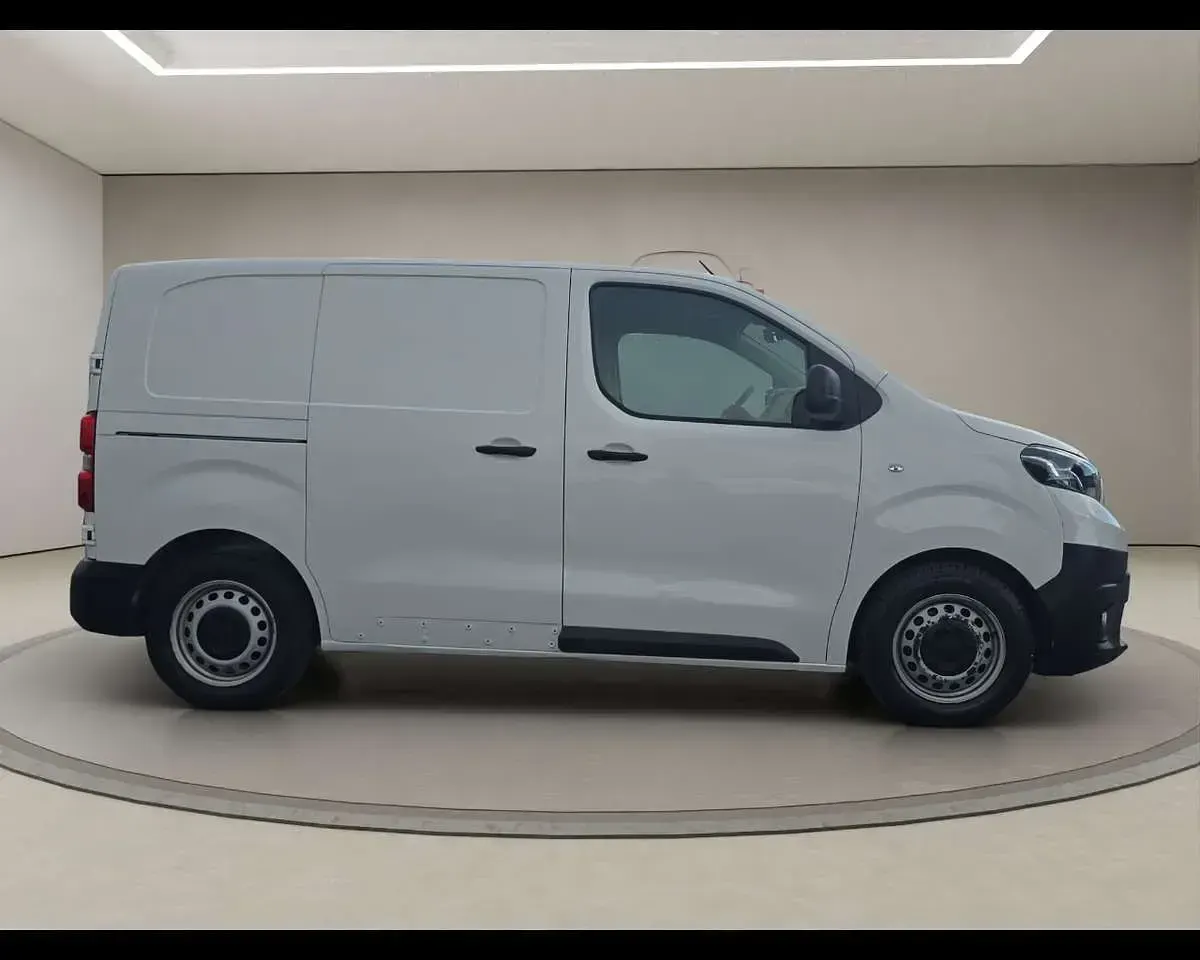 Usata Toyota Proace Active 120 CV (88 kW) 2022 Bianco met Monovolume