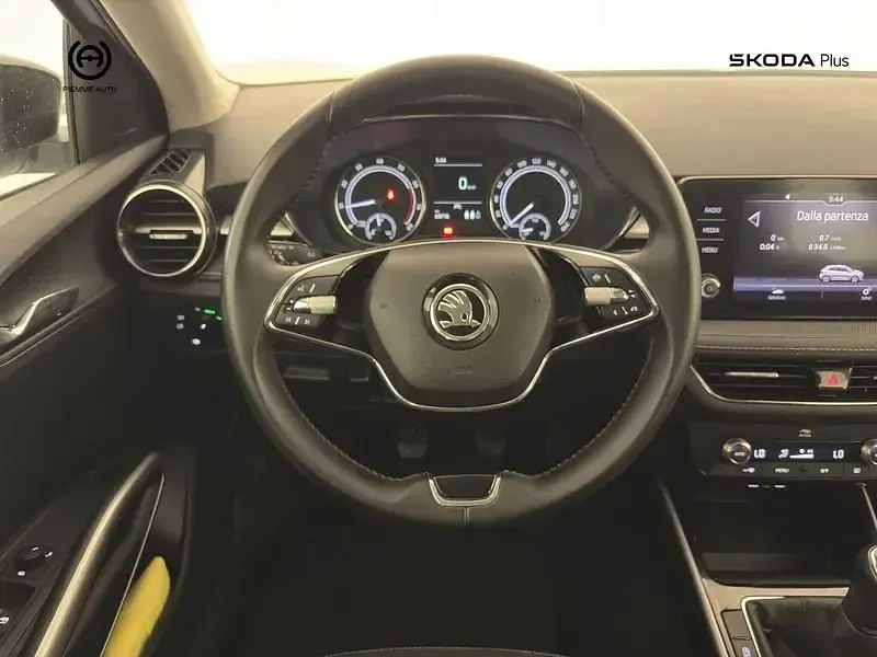 Usata Skoda Fabia Style 110 CV (80 kW) 2023 Argento tetto nero Utilitaria