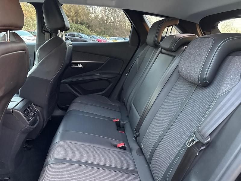 Usata Peugeot 3008 Allure 131 CV (96 kW) 2022 Nero SUV