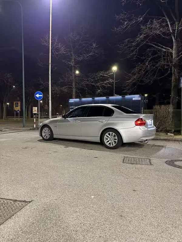 Usata BMW 320 Efficient Dynamics 163 CV (119 kW) 2005 Argento Berlina