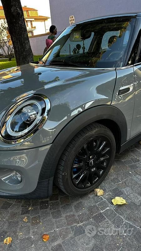 Usata Mini ONE 75 CV (55 kW) 2019 Grigio Utilitaria