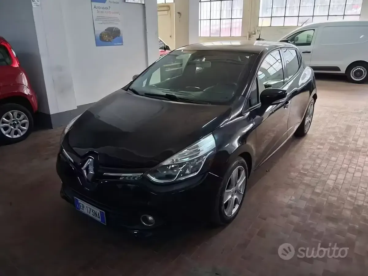 Usata Renault Clio 90 CV (66 kW) 2012 Nero Utilitaria