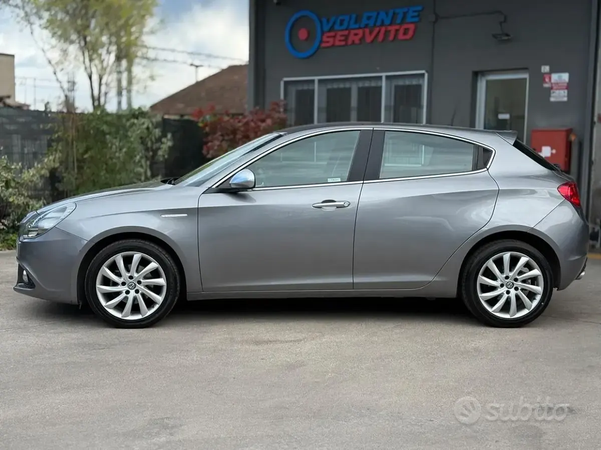 Usata Alfa Romeo Giulietta 120 CV (88 kW) 2017 Grigio Utilitaria