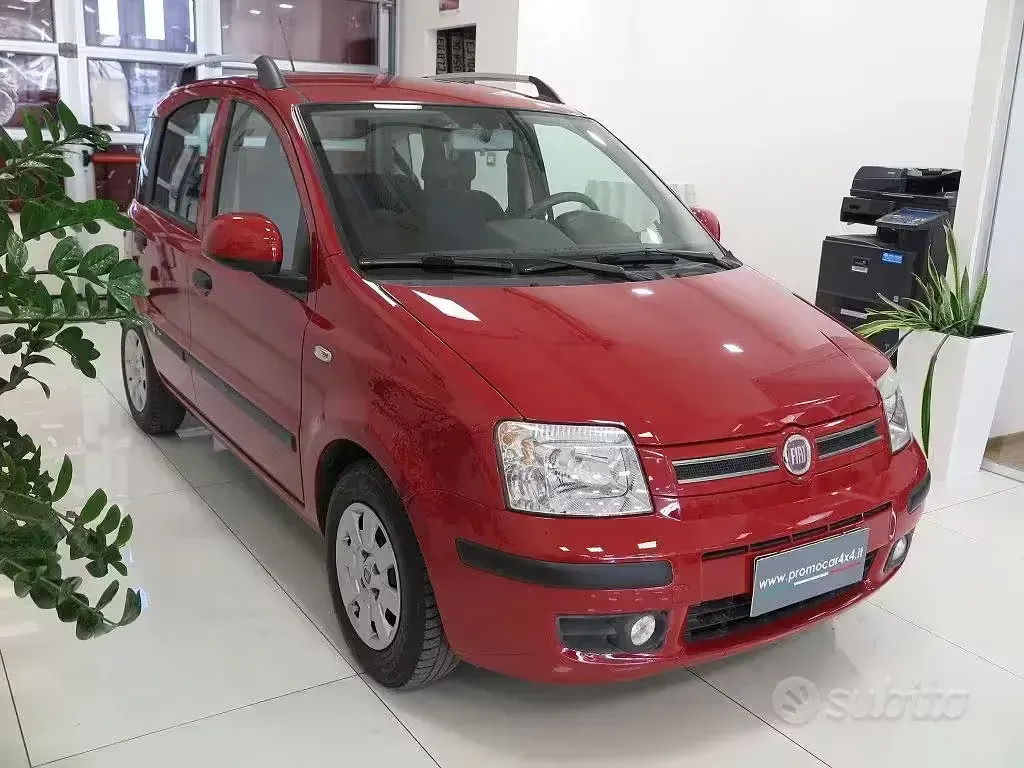 Usata Fiat Panda Dynamic 69 CV (50 kW) 2011 Rosso Utilitaria