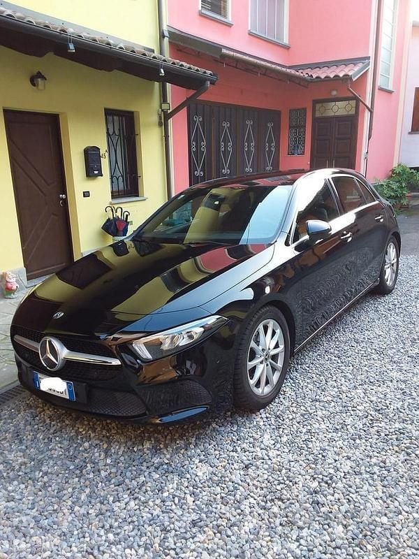 Usata Mercedes A160 109 CV (80 kW) 2019 Nero Berlina