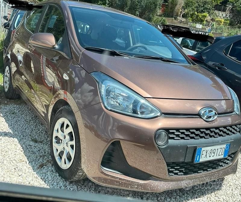 Usata Hyundai i10 67 CV (49 kW) 2019 Marrone Utilitaria