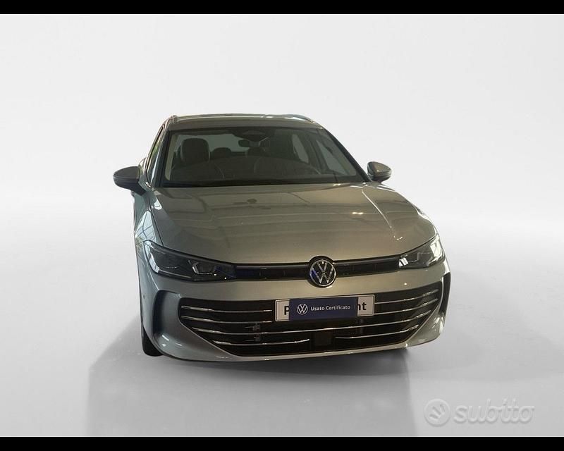 Nuova VW Passat Business 2025 Grigio Berlina