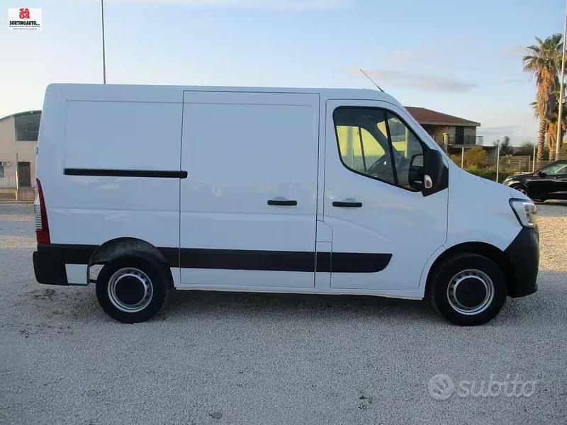 Usata Renault Master T28 150 CV (110 kW) 2021 Bianco Monovolume