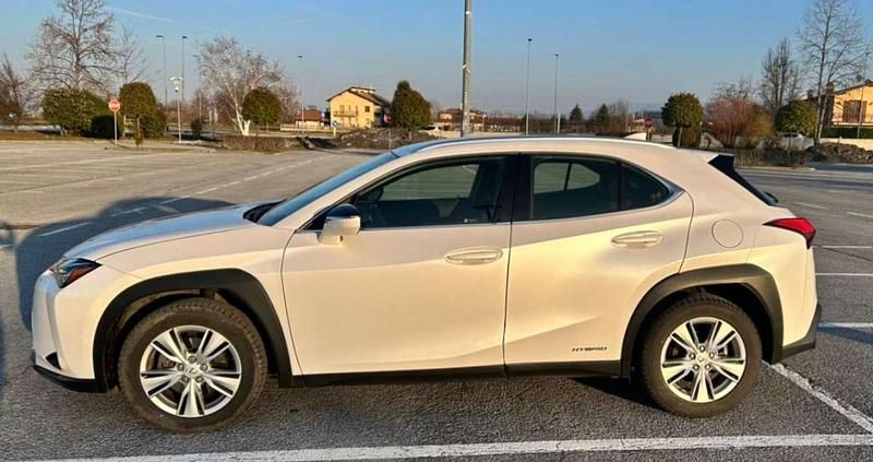 Usata Lexus UX 250h Business Edition 184 CV (135 kW) 2019 Bianco SUV