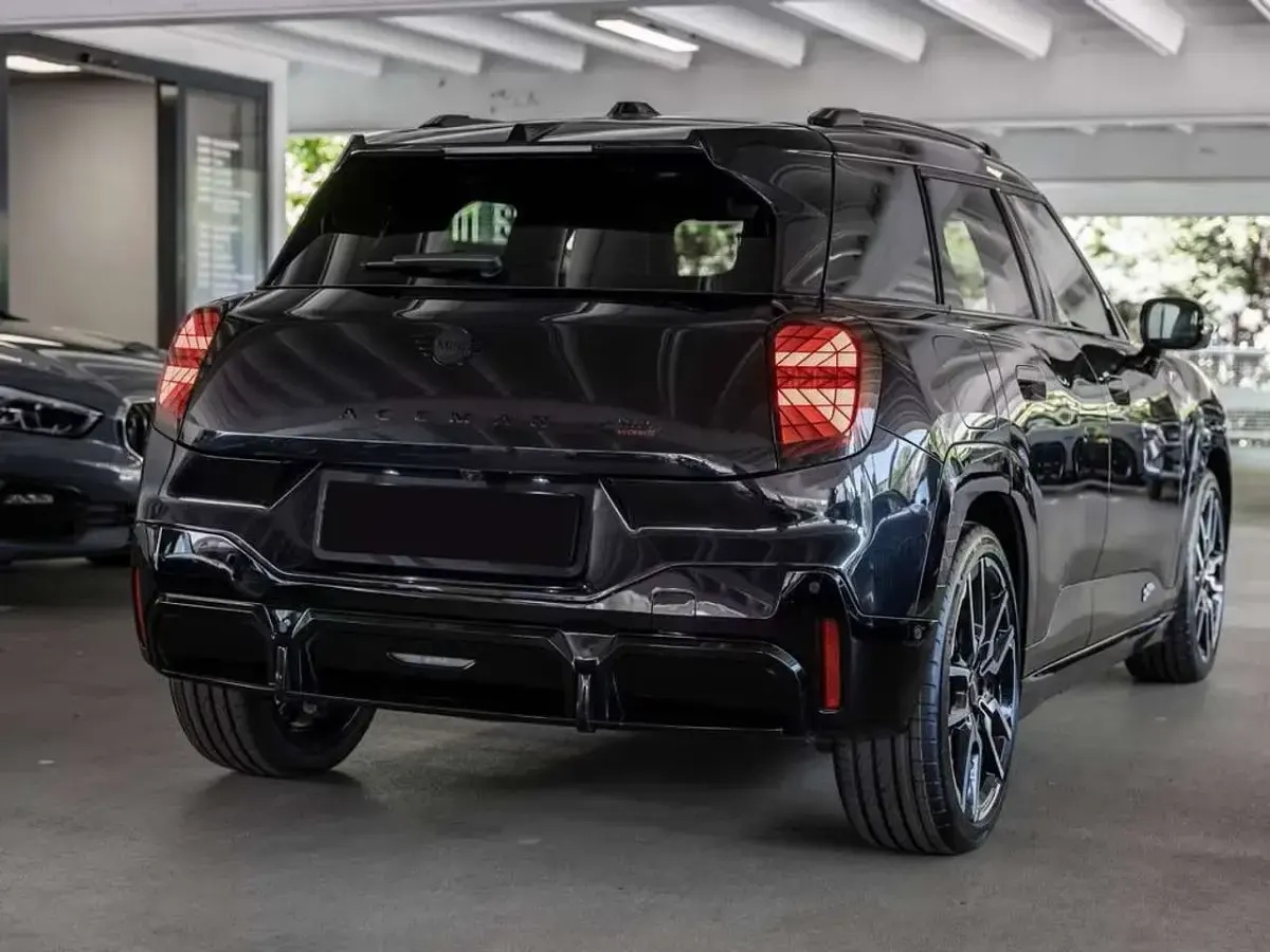 Usata Mini Aceman 189 kW (258 CV) 2025 Nero SUV