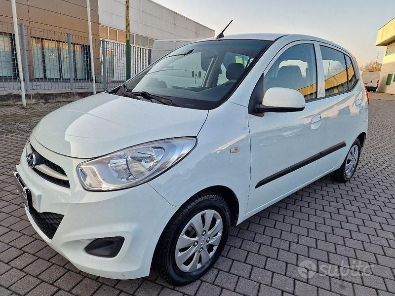 Usata Hyundai i10 Edition 70 CV (51 kW) 2013 Bianco Utilitaria