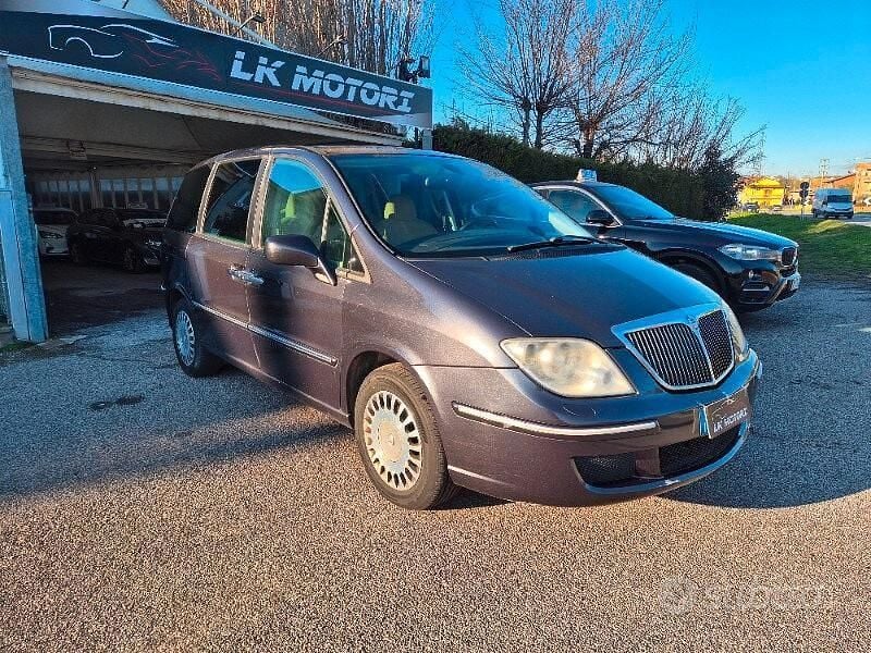 Usata Lancia Phedra 170 CV (125 kW) 2008 Blu Monovolume