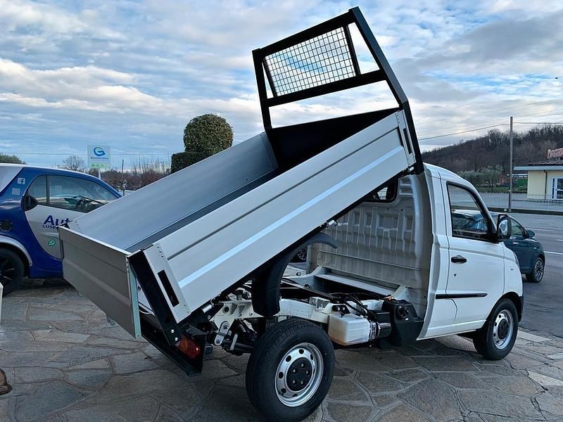 Usata Piaggio Porter 101 CV (74 kW) 2024 Bianco