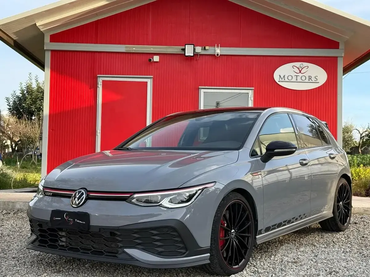 Begagnad VW Golf VIII GTI 300 HK (220 kW) 2022 Grå Sedan
