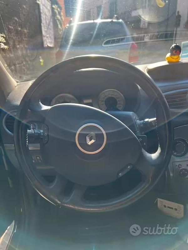 Usata Renault Clio III LE 85 CV (62 kW) 2009 Nero Berlina