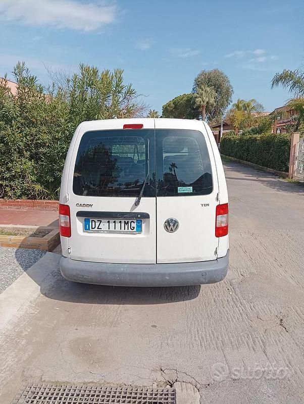 Usata VW Caddy 105 CV (77 kW) 2010 Monovolume