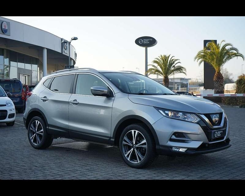 Usata Nissan Qashqai N-Connecta 131 CV (96 kW) 2018 Grigio SUV