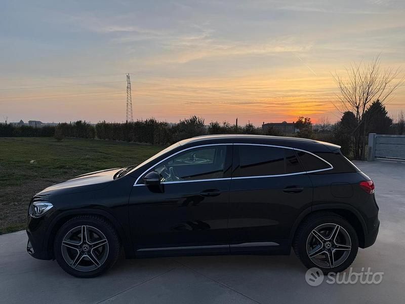 Usata Mercedes GLA200 Premium 150 CV (110 kW) 2021 Nero SUV