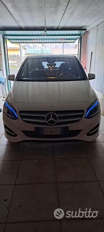 Usata Mercedes B180 Business 109 CV (80 kW) 2016 Bianco Monovolume