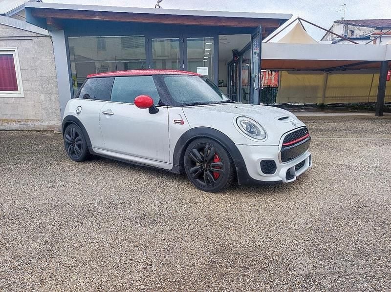 Usata Mini John Cooper Works 231 CV (169 kW) 2017 Grigio Utilitaria