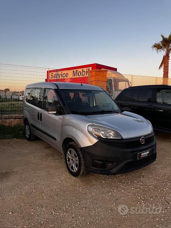 Usata Fiat Doblò 89 CV (65 kW) 2016 Grigio Monovolume