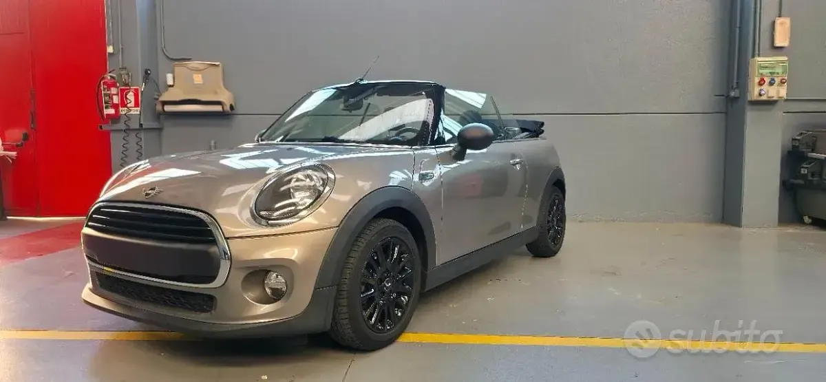 Usata Mini One Cabriolet 102 CV (75 kW) 2019 Cabrio