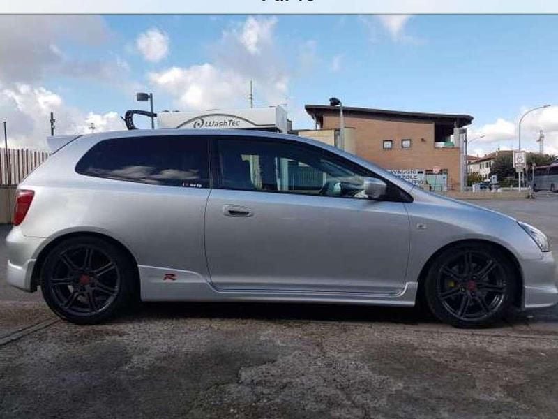 Usata Honda Civic Type R 200 CV (147 kW) 2002 Argento Berlina