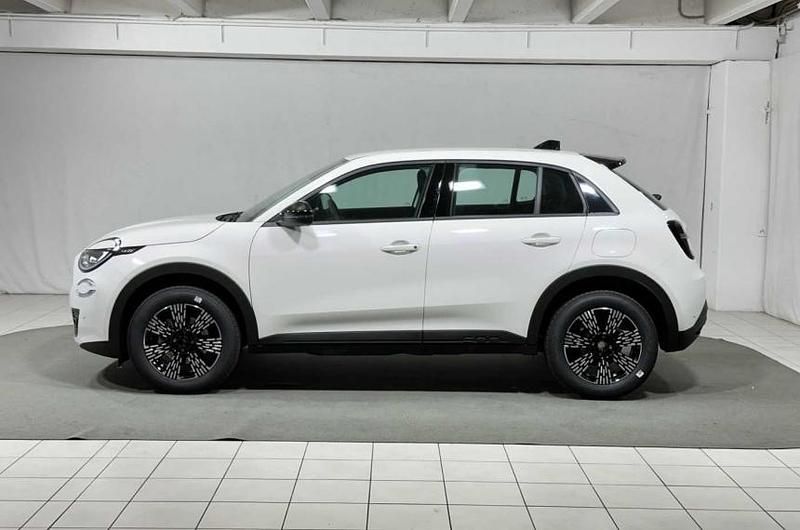 Nuova Fiat 600 Icon 101 CV (74 kW) 2025