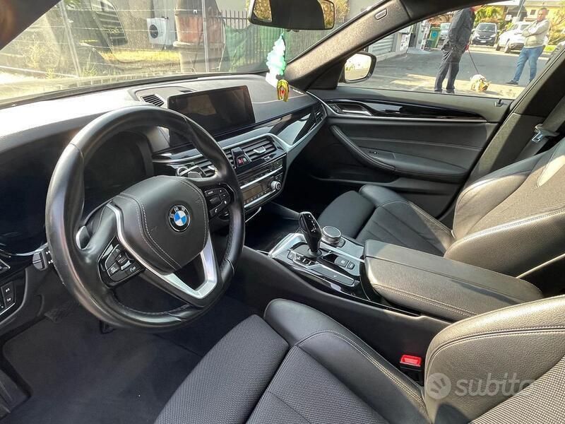 Usata BMW 520 Sport Line 190 CV (139 kW) 2019 Nero Station wagon