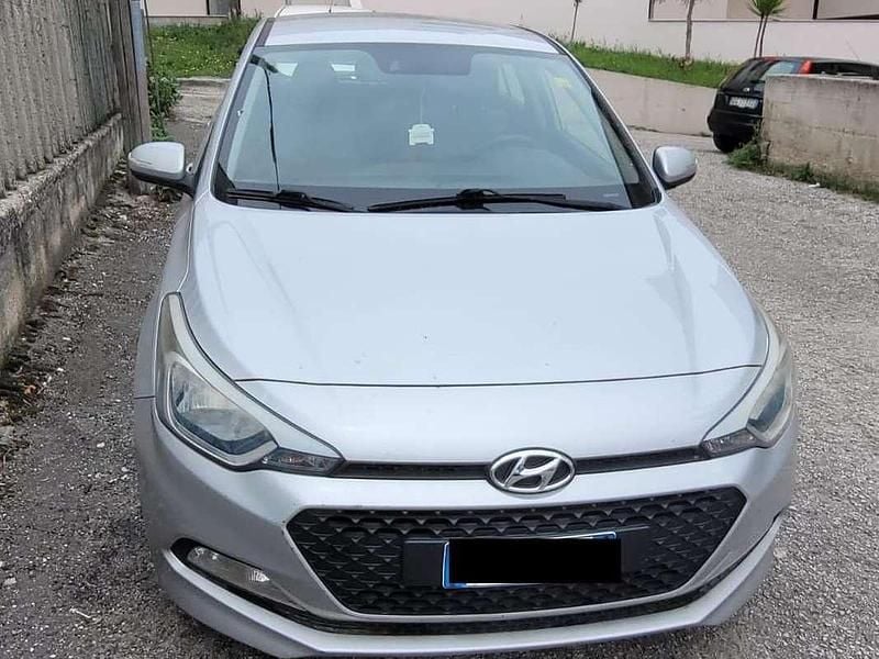 Usata Hyundai i20 Classic 75 CV (55 kW) 2016 Grigio Utilitaria