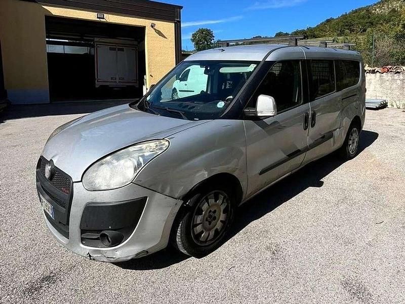 Usata Fiat Doblò Dynamic 135 CV (99 kW) 2012 Grigio Monovolume