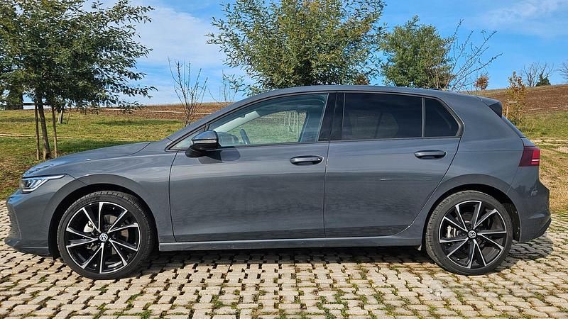 Usata VW Golf VIII 2024 Grigio Berlina