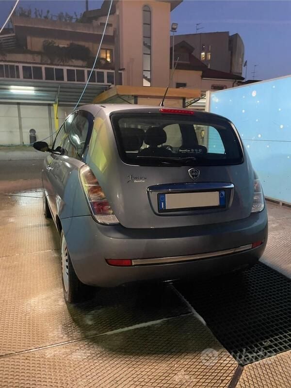 Usata Lancia Ypsilon 80 CV (58 kW) 2008 Grigio Utilitaria