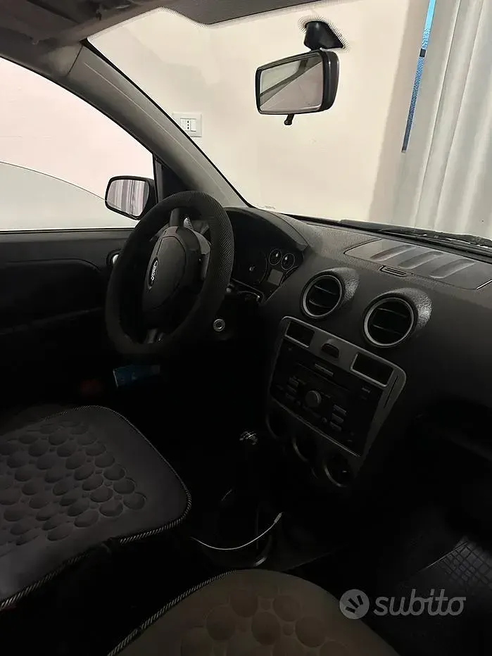 Usata Ford Fusion 80 CV (58 kW) 2008 Utilitaria