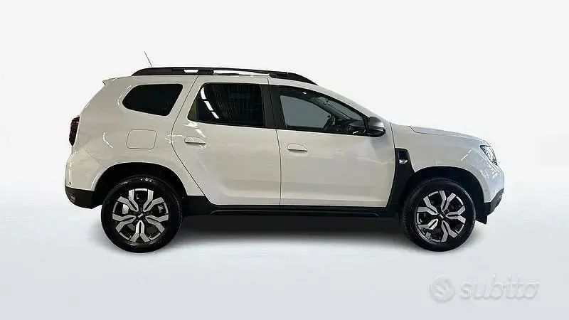 Usata Dacia Duster Journey 101 CV (74 kW) 2023 Bianco SUV
