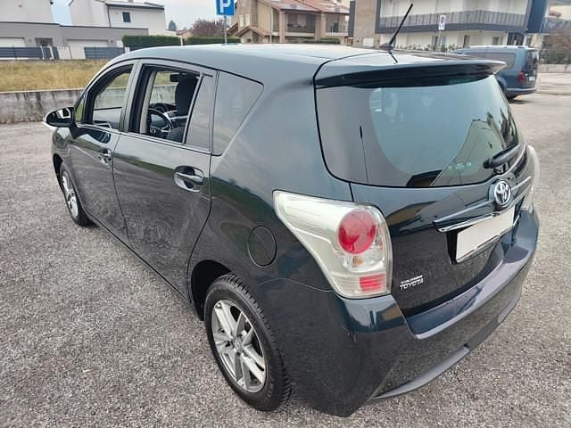 Usata Toyota Verso 111 CV (81 kW) 2016 Nero Monovolume
