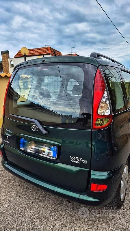 Usata Toyota Yaris Verso Sol 2003 Monovolume
