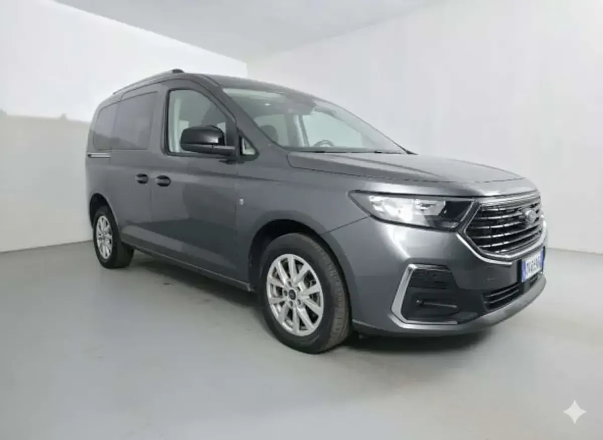 Usata Ford Tourneo Connect Titanium 122 CV (89 kW) 2023 Grigio Monovolume