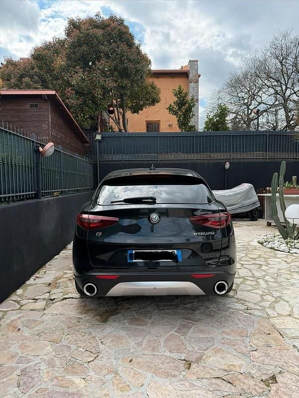 Usata Alfa Romeo Stelvio Executive 210 CV (154 kW) 2019 Nero SUV