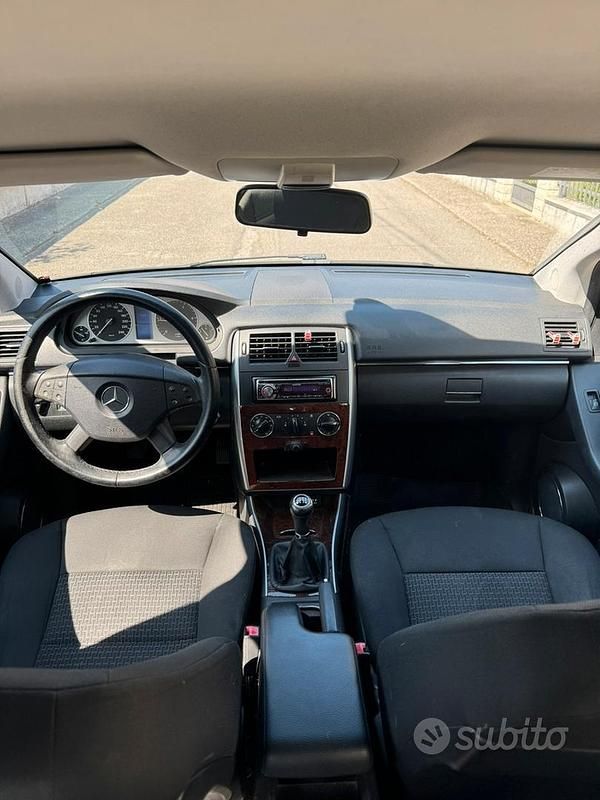 Usata Mercedes B200 Chrome 140 CV (102 kW) 2009 Grigio Monovolume