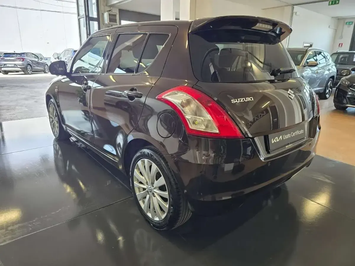 Usata Suzuki Swift GL 75 CV (55 kW) 2013 Marrone Utilitaria