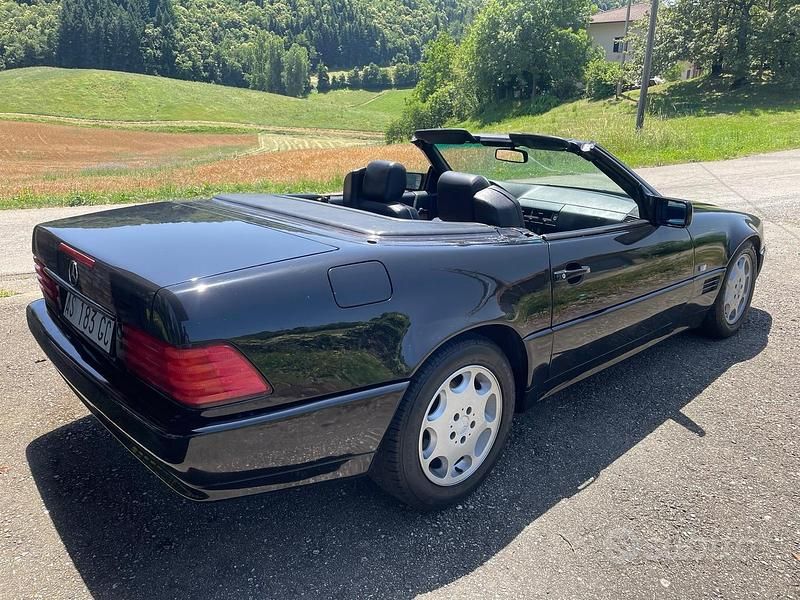 Usata Mercedes SL300 231 CV (169 kW) 1992 Nero Cabrio